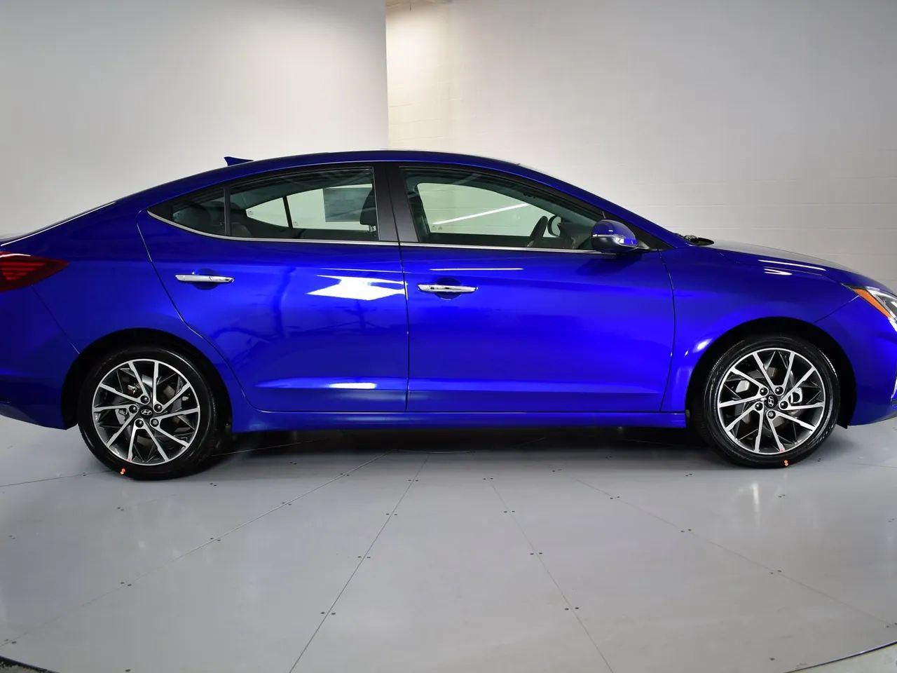 2020 Hyundai Elantra Luxury-3