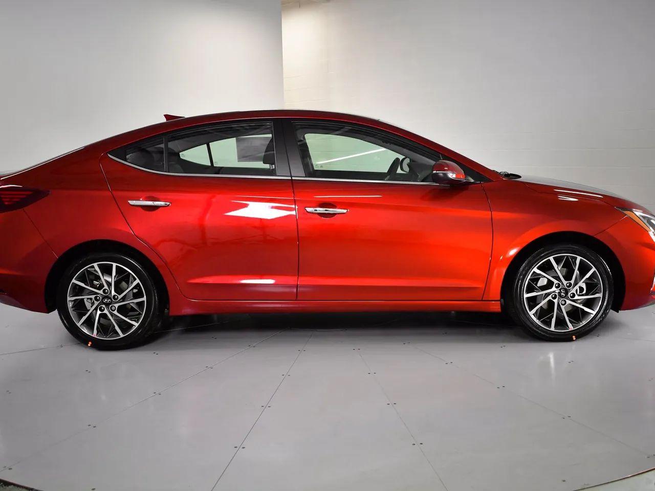 2020 Hyundai Elantra Luxury-3