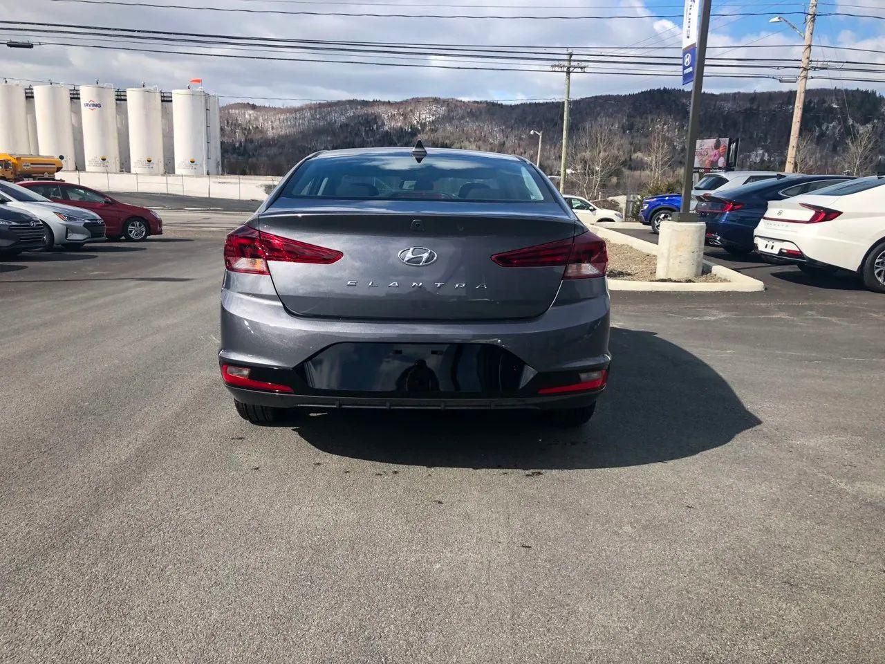 2020 Hyundai Elantra Preferred-3