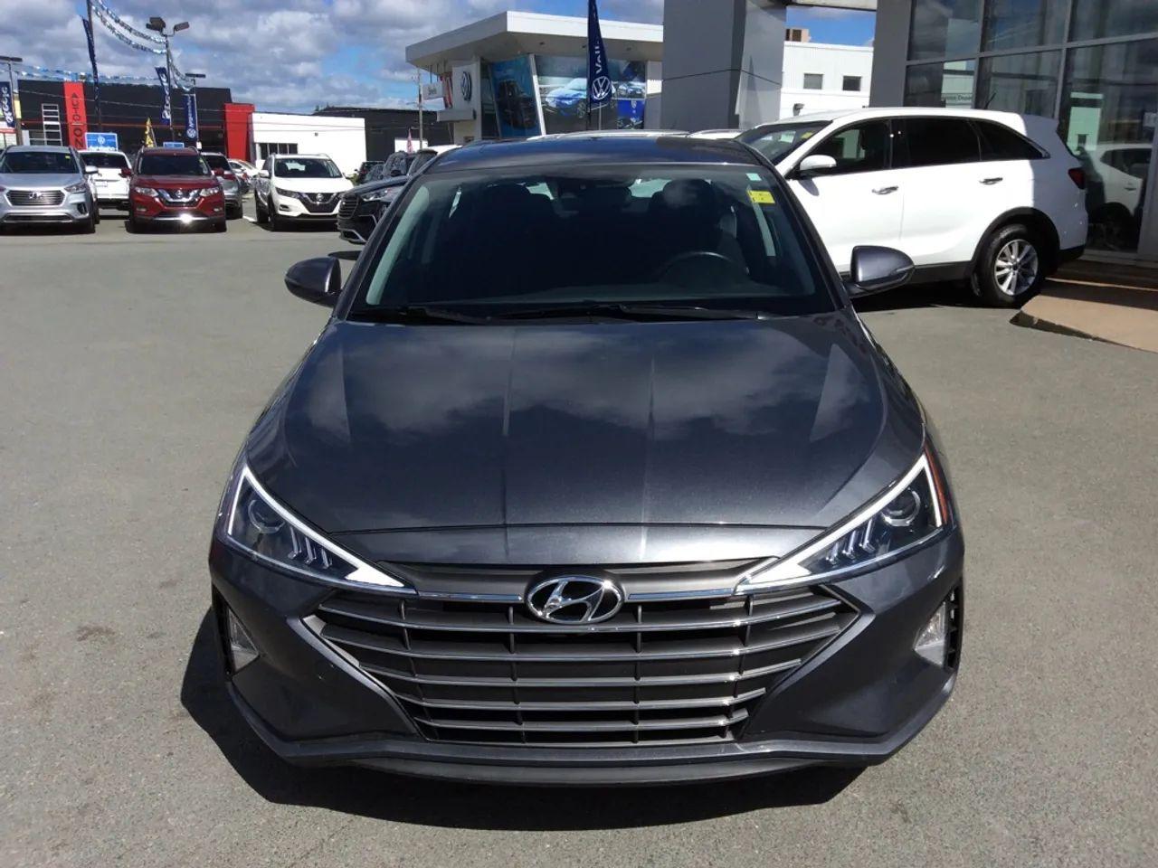 2020 Hyundai Elantra Preferred-1