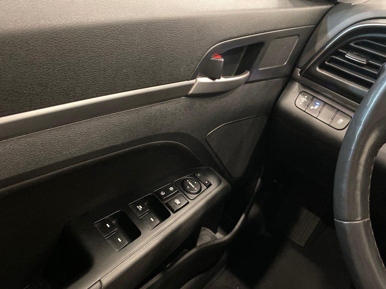 2020 Hyundai Elantra Preferred-3