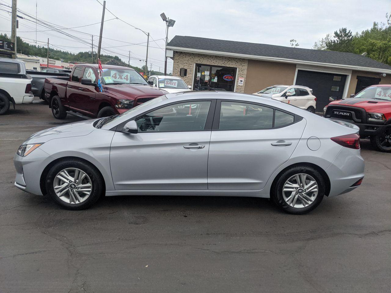 2020 Hyundai Elantra Preferred-1