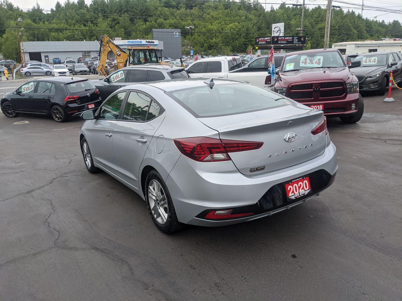 2020 Hyundai Elantra Preferred-3