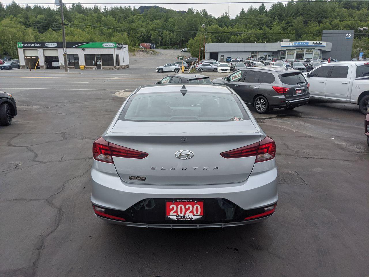 2020 Hyundai Elantra Preferred-4