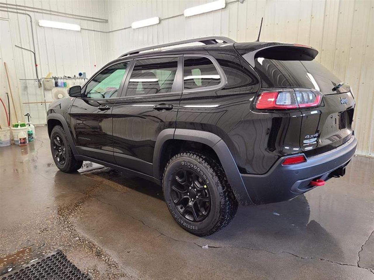 2020 Jeep Cherokee Trailhawk-1