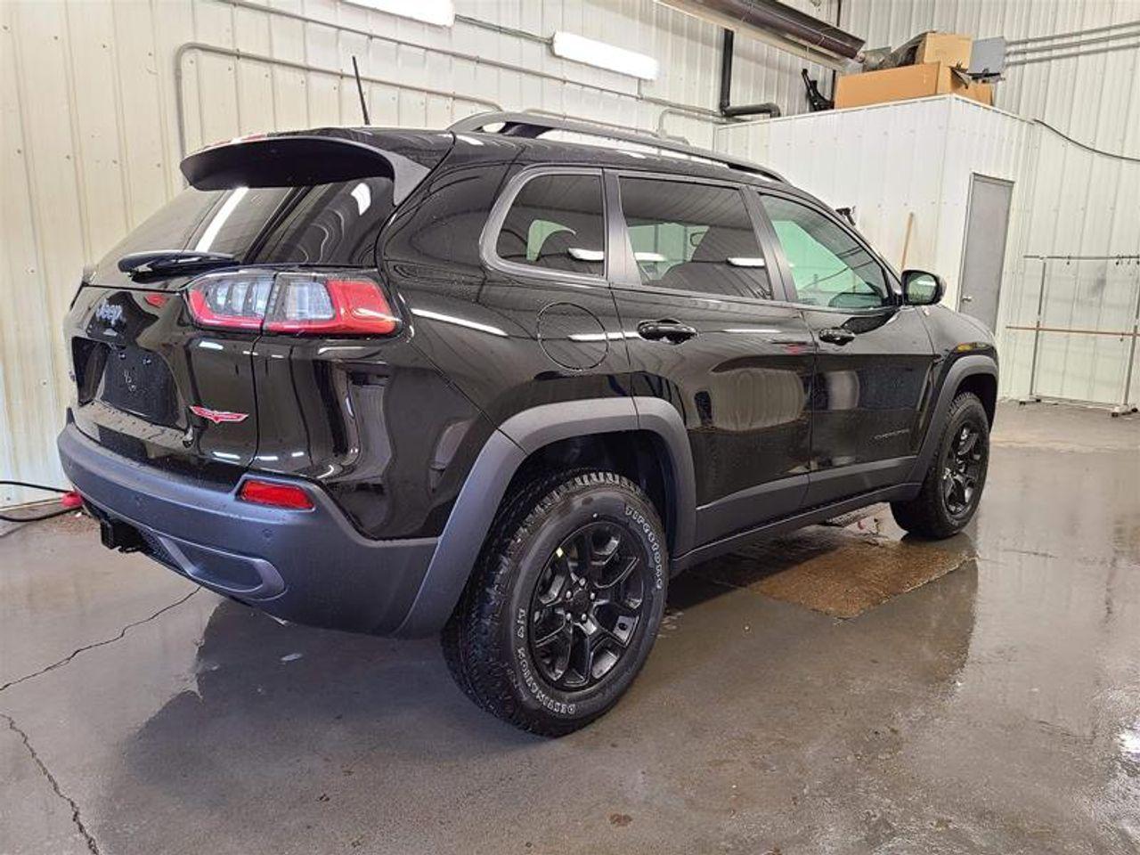 2020 Jeep Cherokee Trailhawk-2