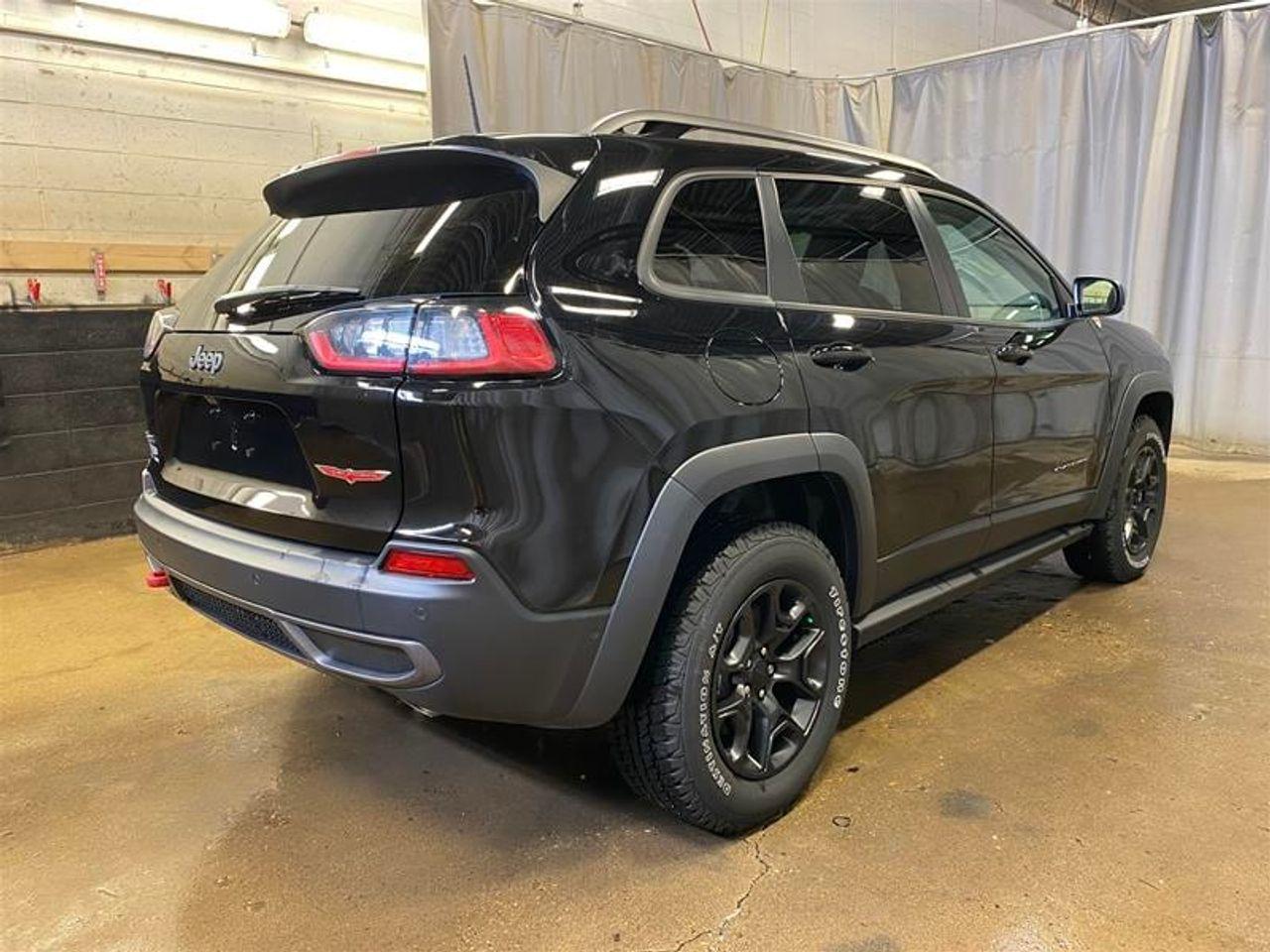 2020 Jeep Cherokee Trailhawk-2
