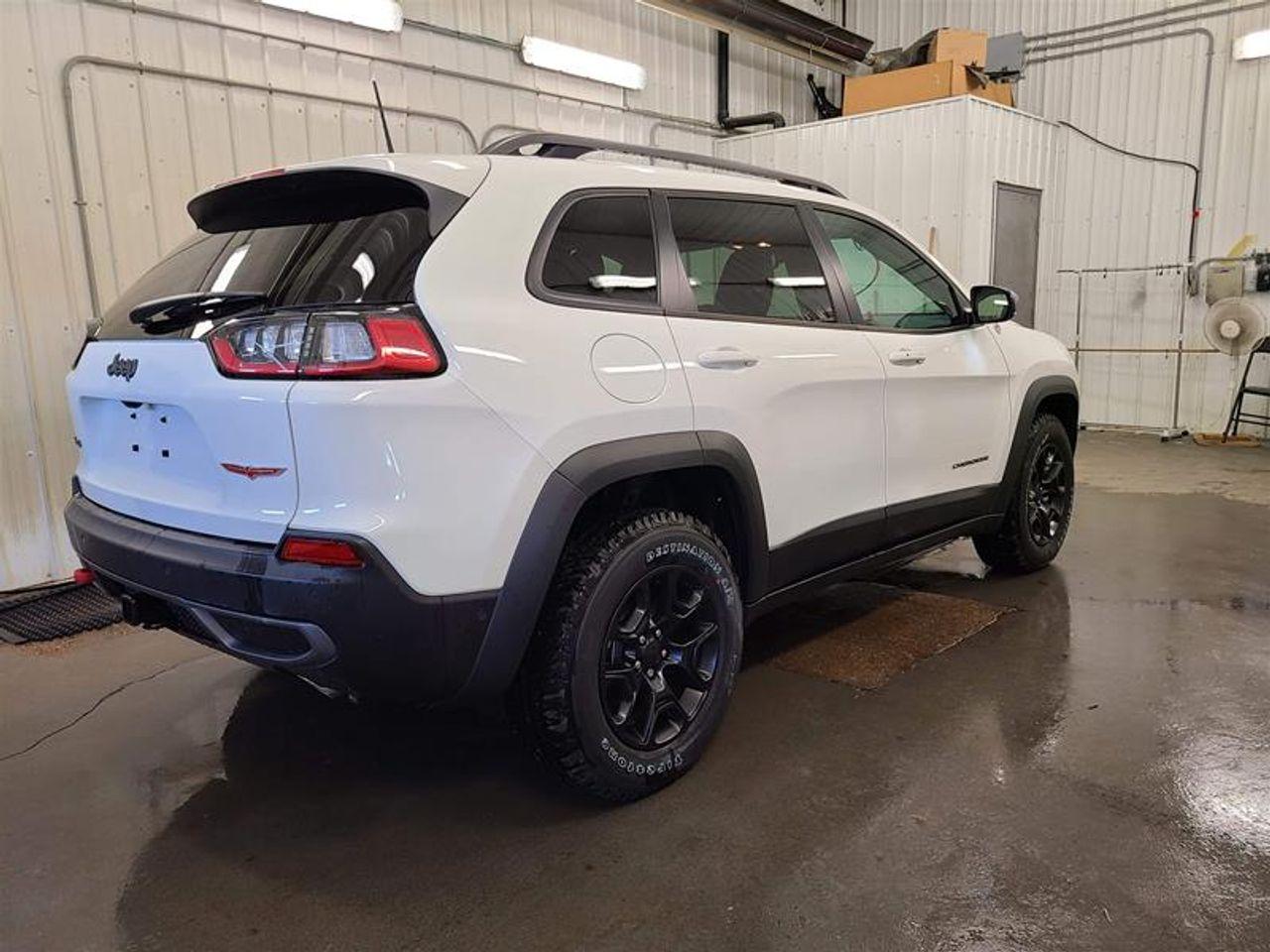 2020 Jeep Cherokee Trailhawk-2