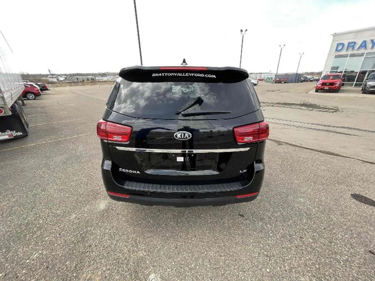 2020 Kia Sedona LX-4