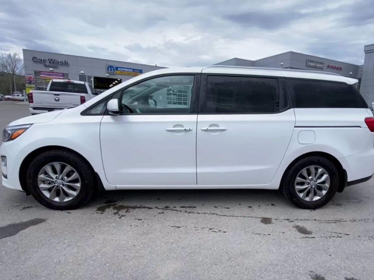 2020 Kia Sedona LX-4