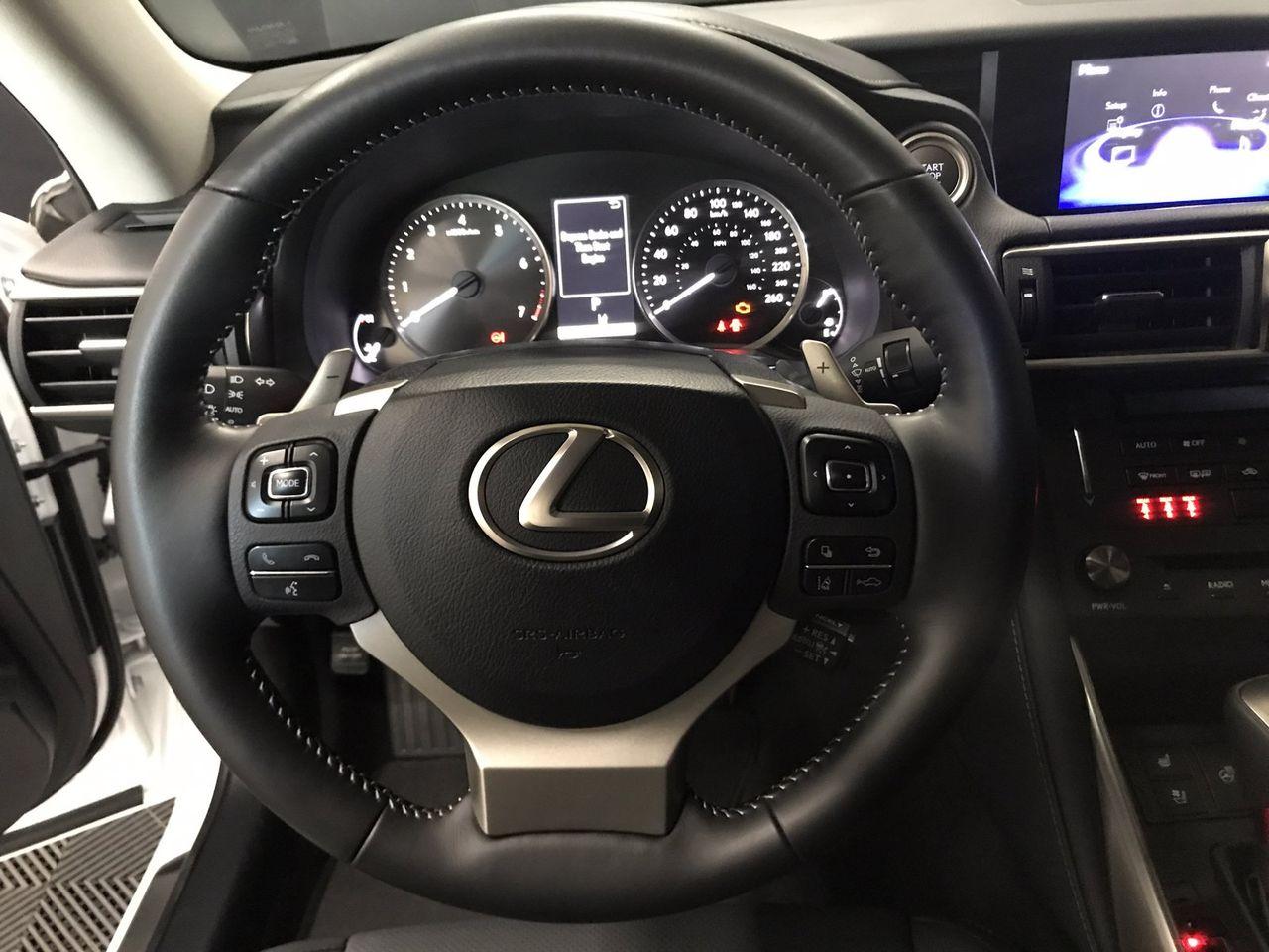 2020 Lexus IS Premium-2