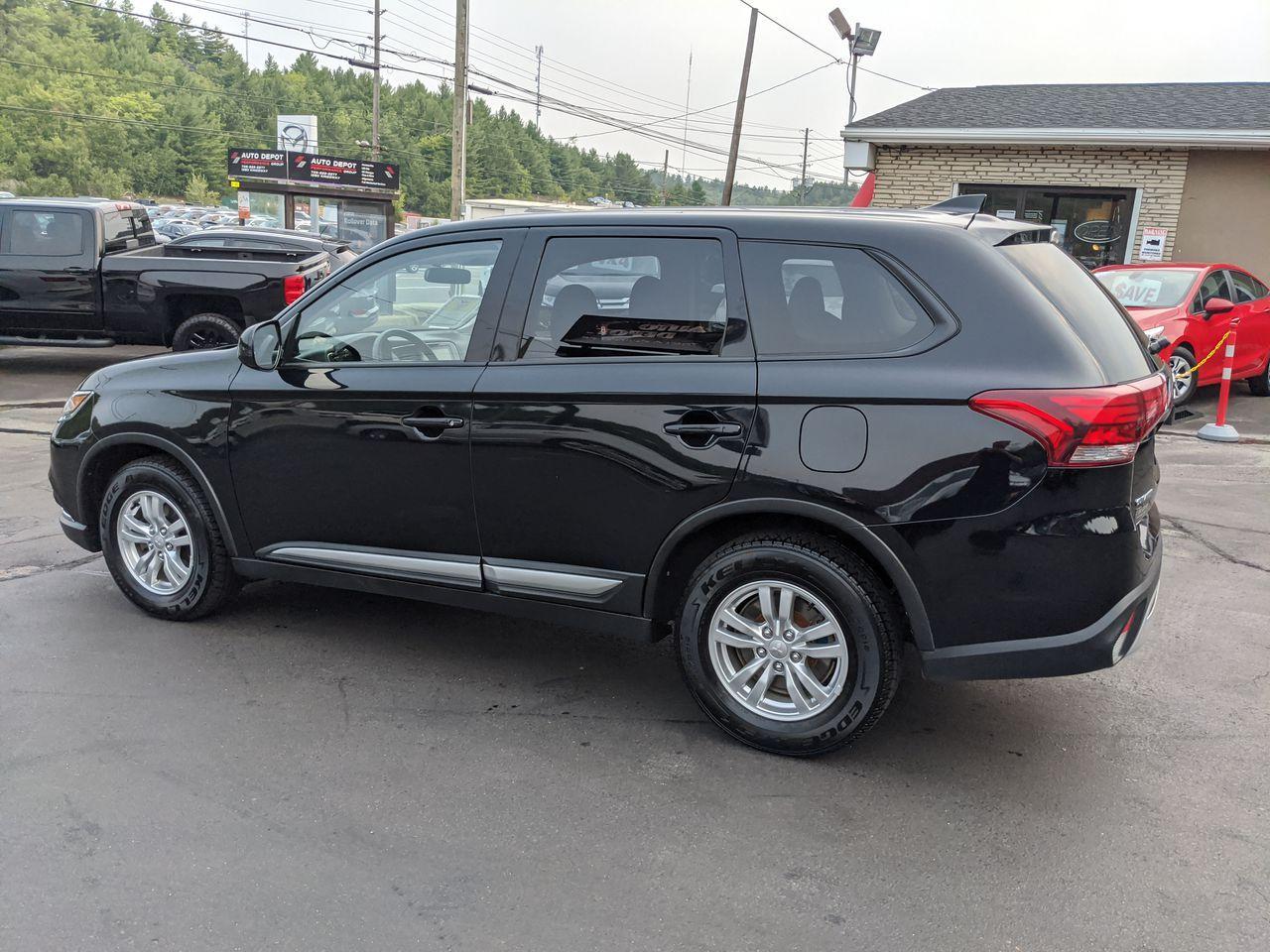 2020 Mitsubishi Outlander ES AWC-2