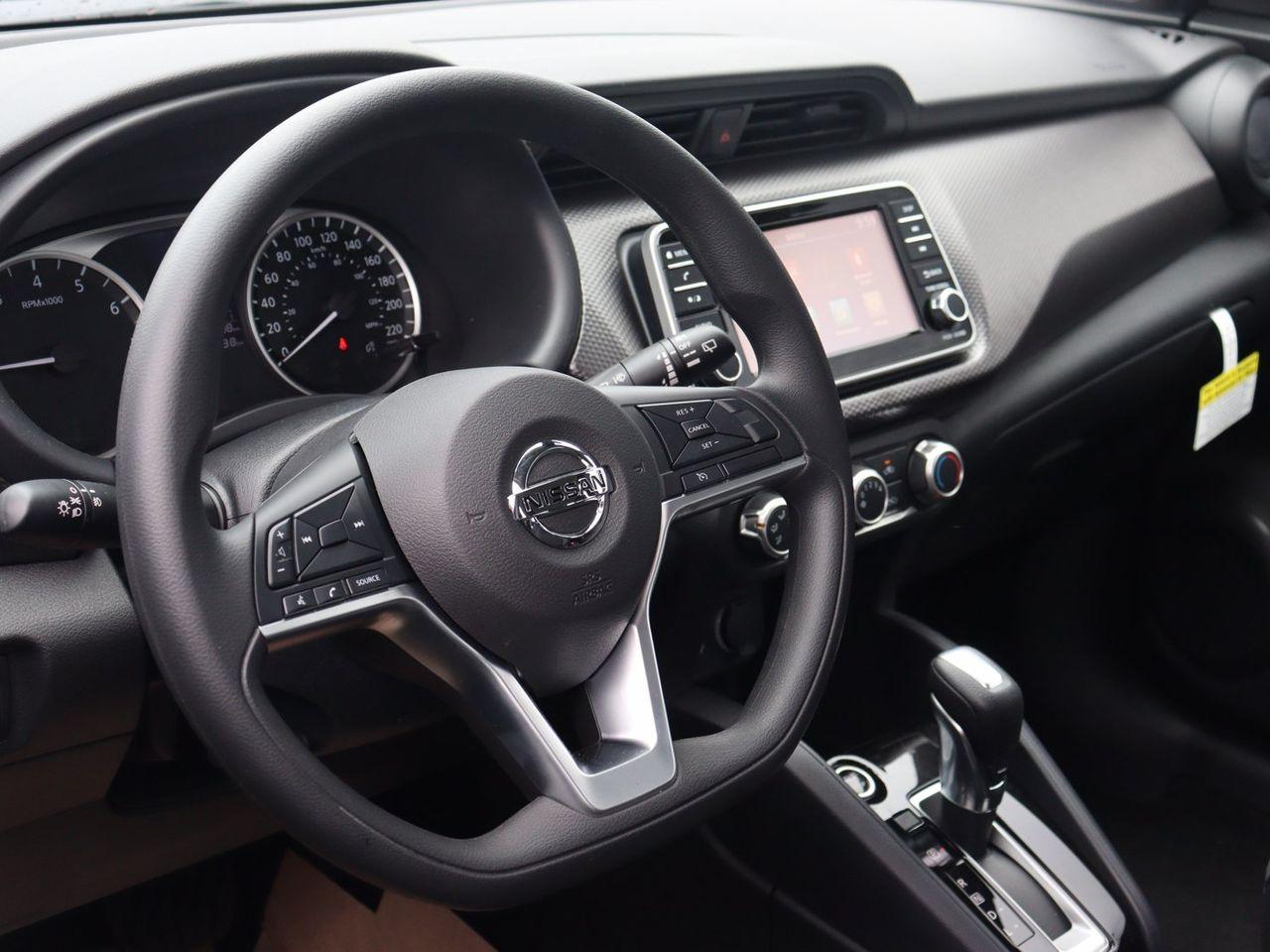 2020 Nissan Kicks S-4
