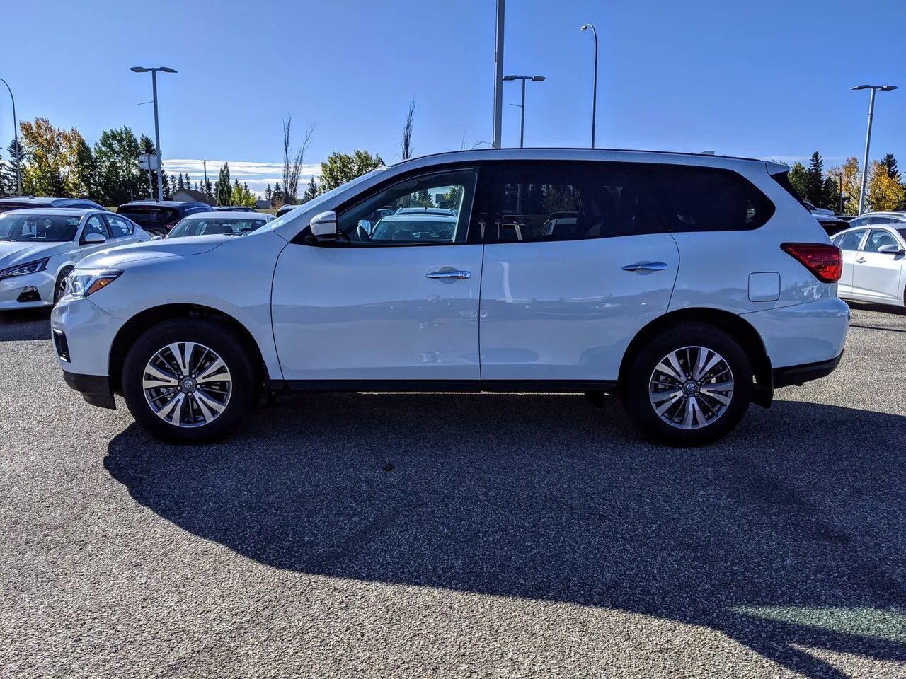 2020 Nissan Pathfinder S-3