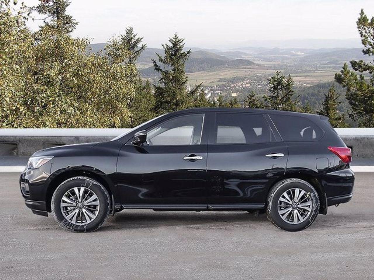2020 Nissan Pathfinder S-2
