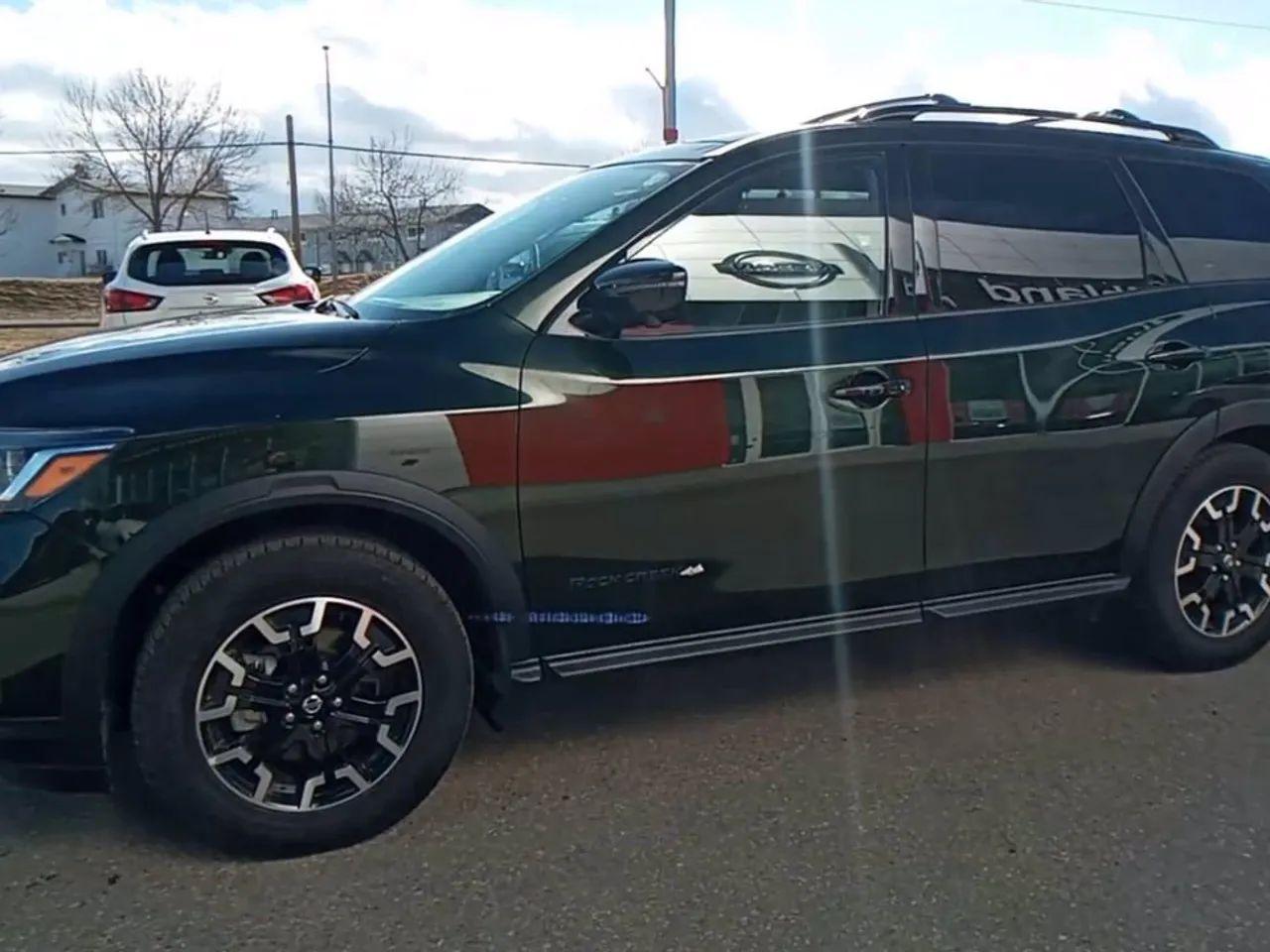 2020 Nissan Pathfinder SL-3