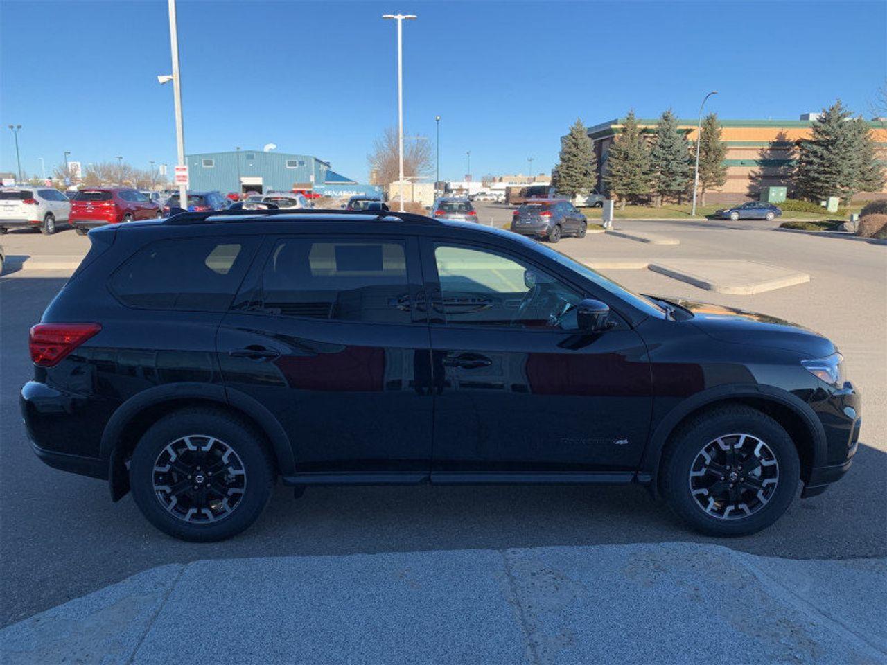 2020 Nissan Pathfinder SL-2