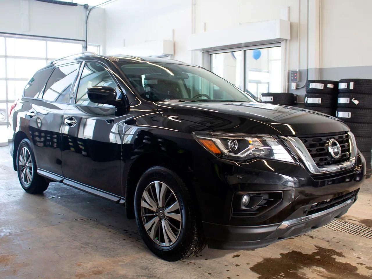 2020 Nissan Pathfinder SV-2