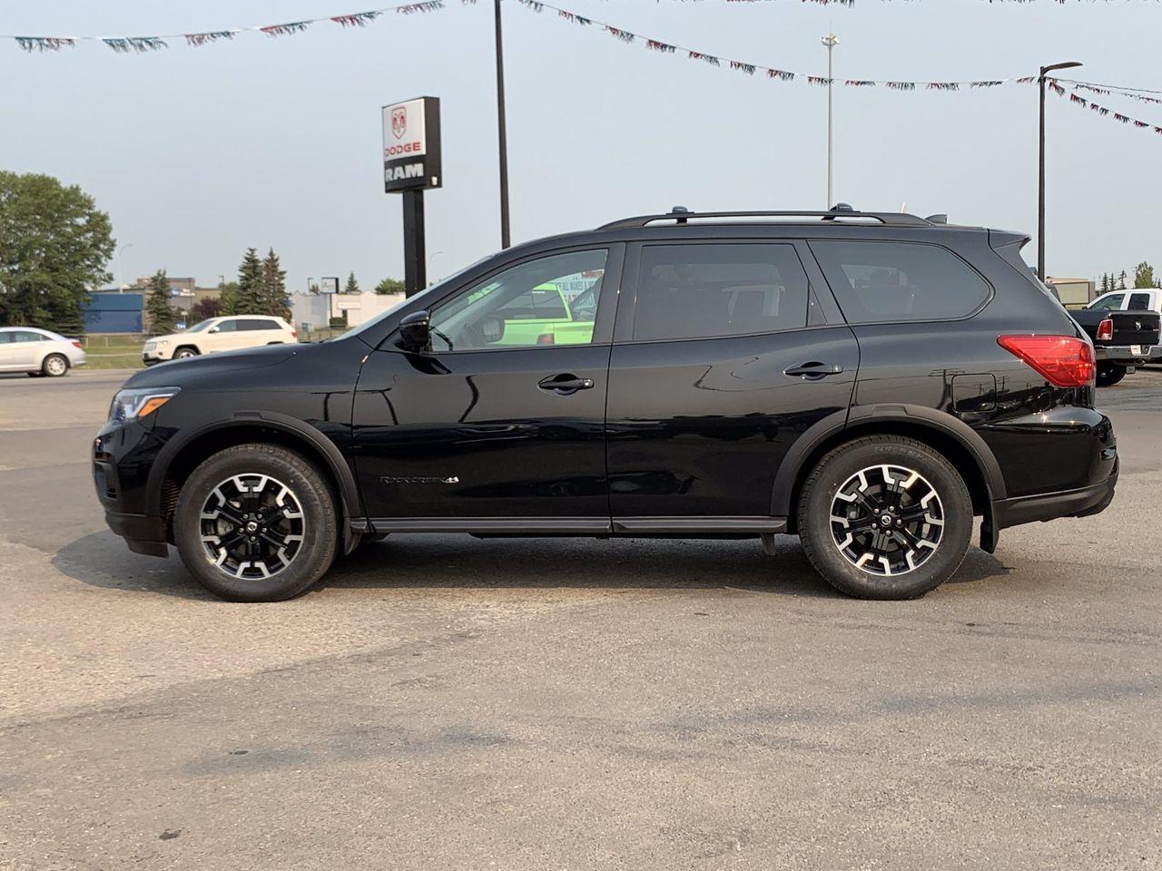 2020 Nissan Pathfinder SV-3