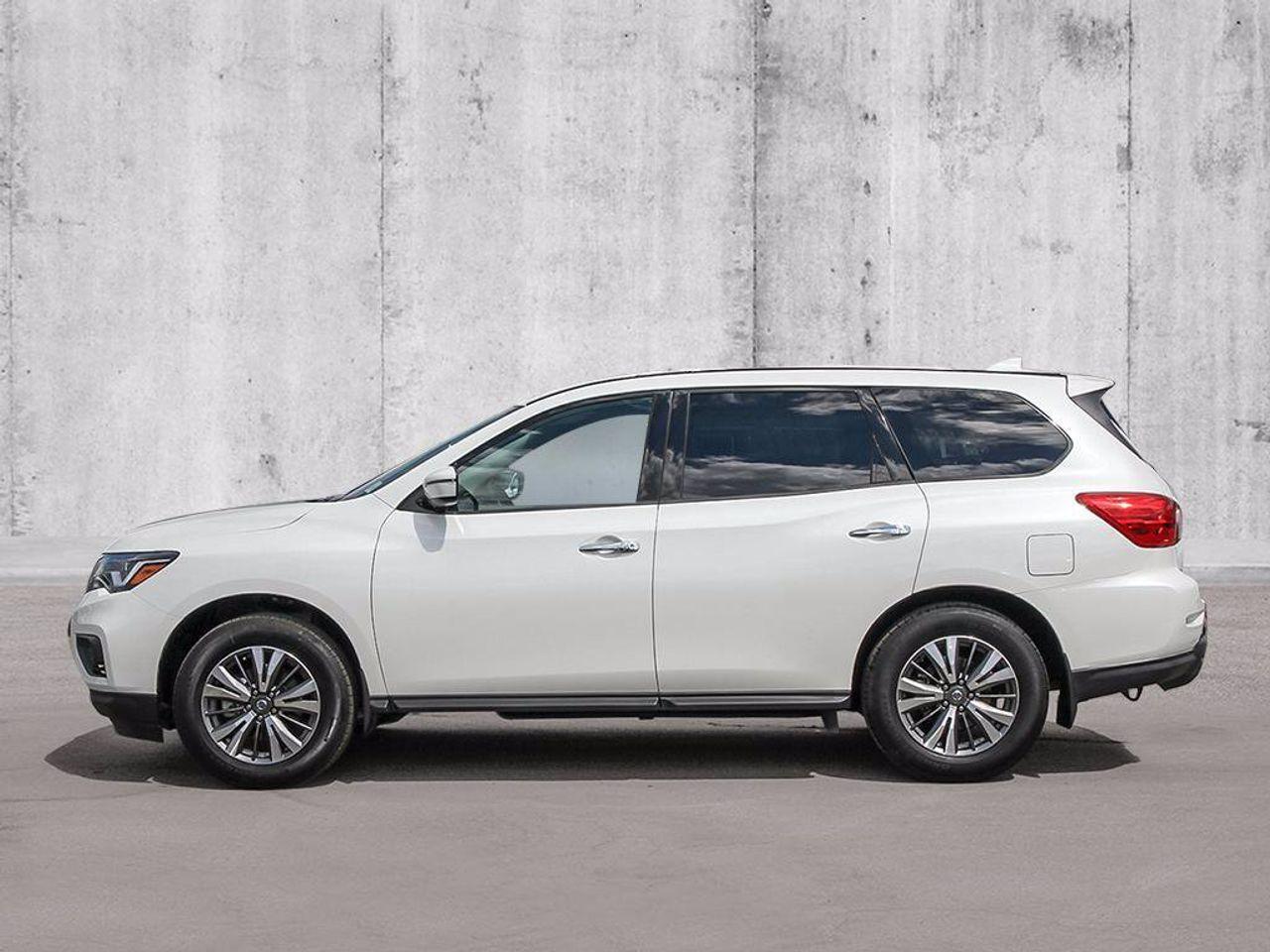 2020 Nissan Pathfinder S-2