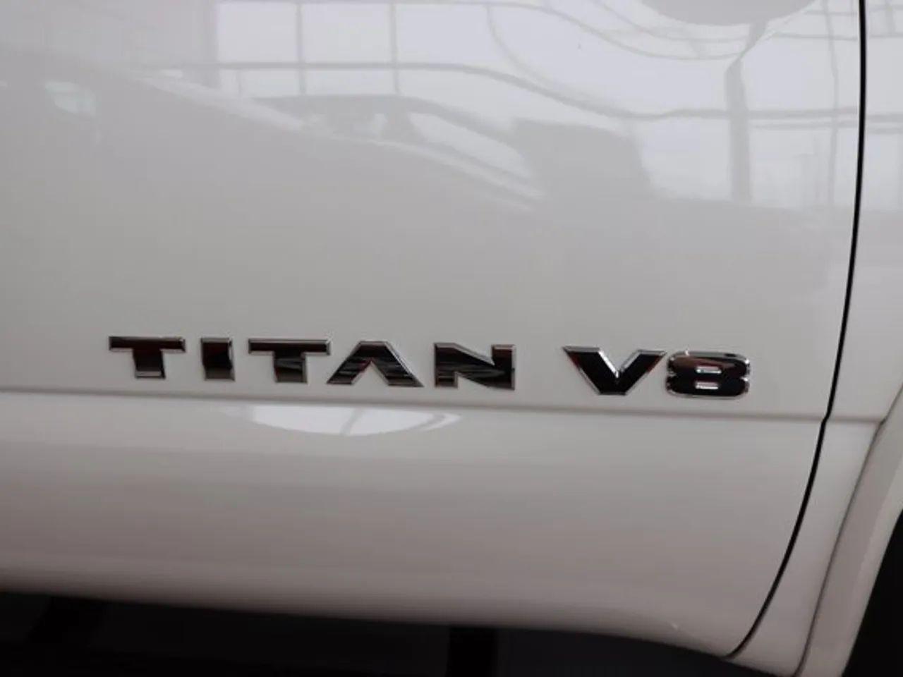 2020 Nissan Titan Platinum-4