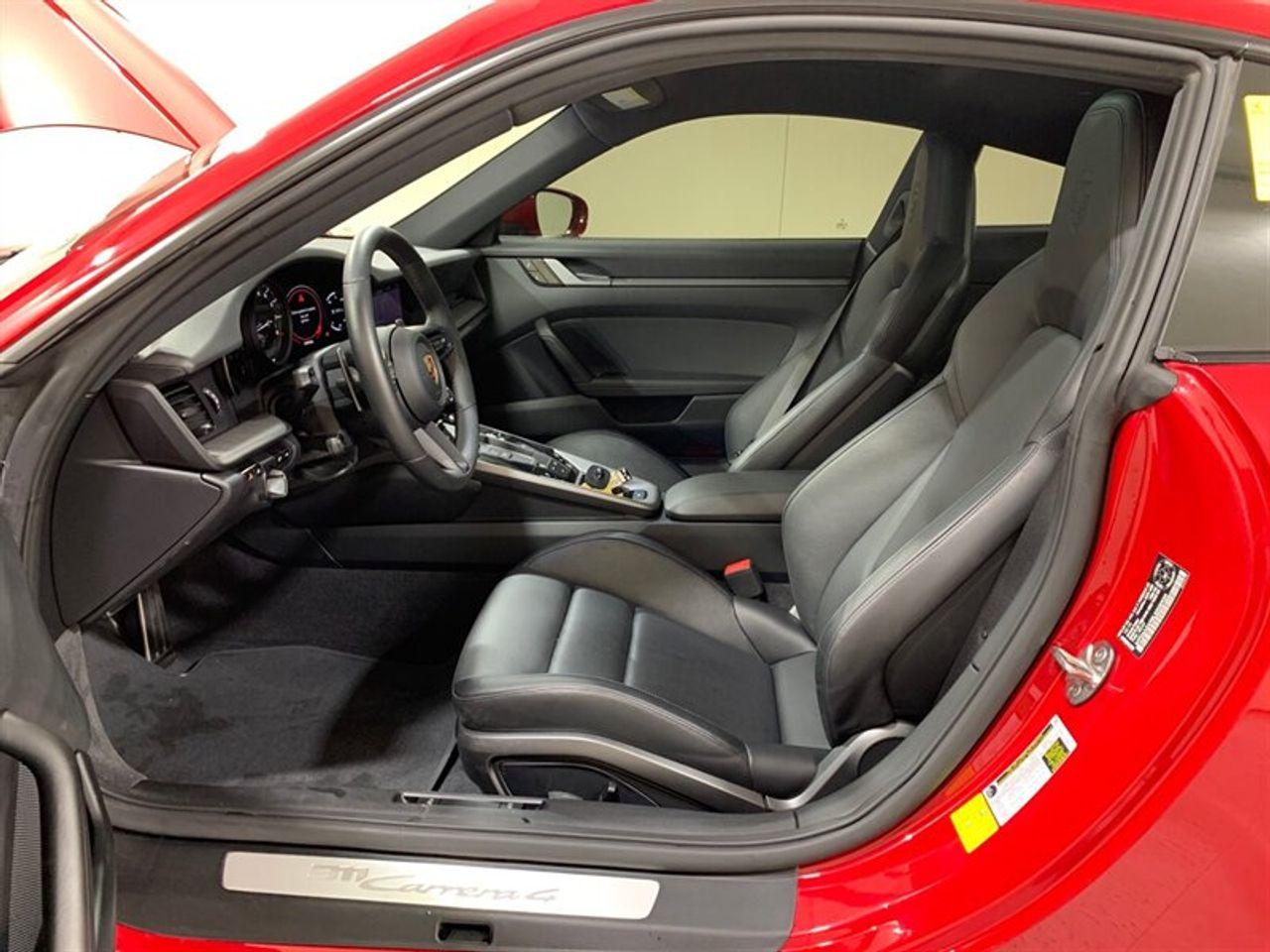 2020 Porsche 911 Carrera 4-4