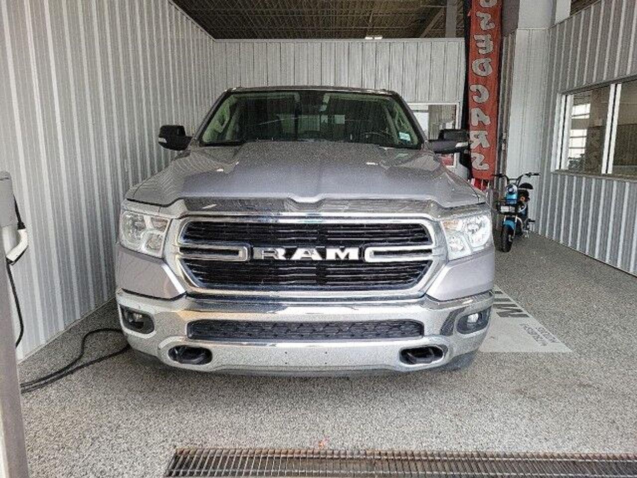 2020 Ram 1500 Big Horn-1