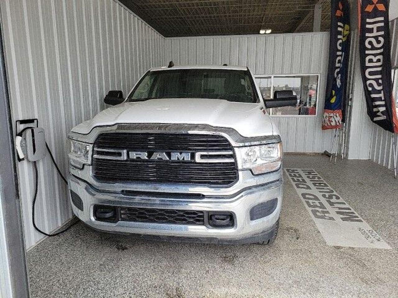 2020 Ram 3500 Big Horn-1