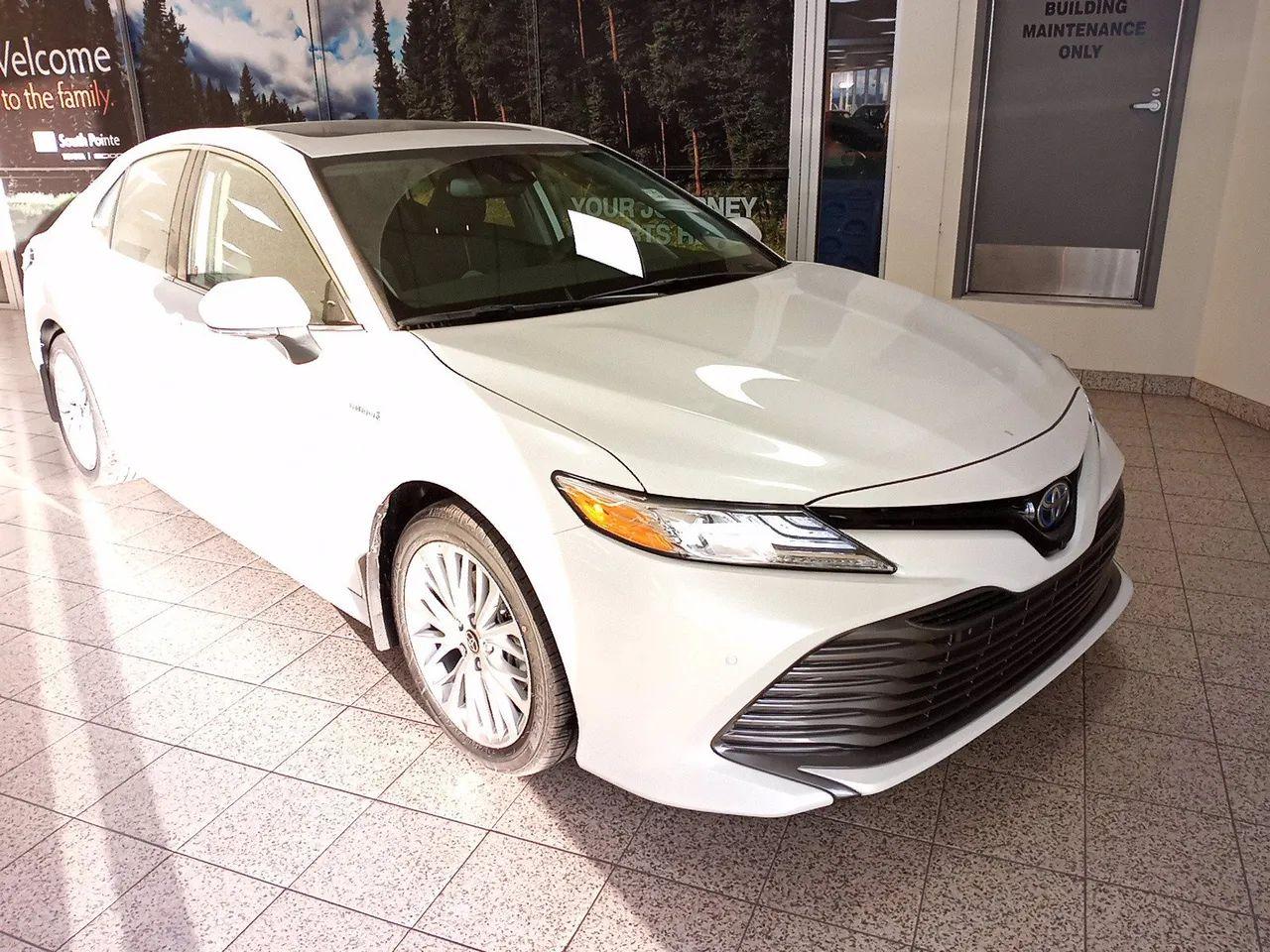 2020 Toyota Camry Hybrid XLE Hybrid-2