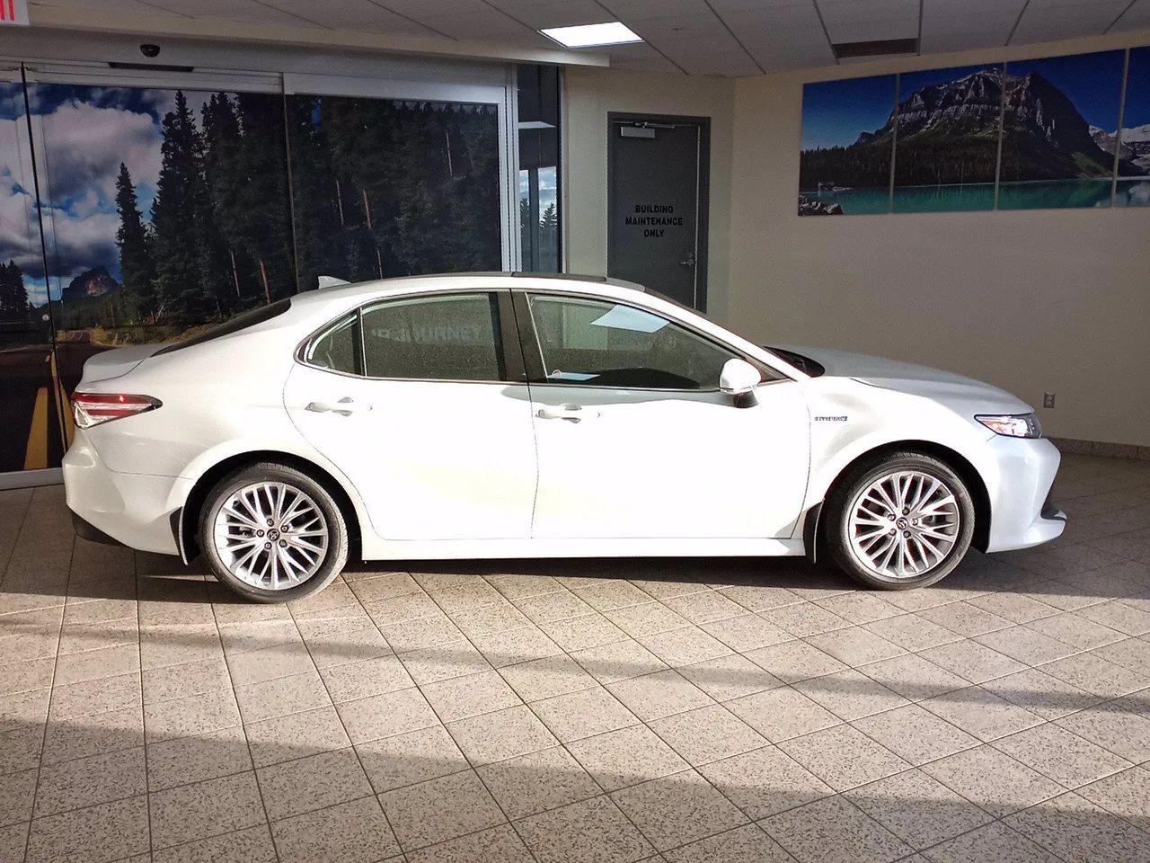 2020 Toyota Camry Hybrid XLE Hybrid-3