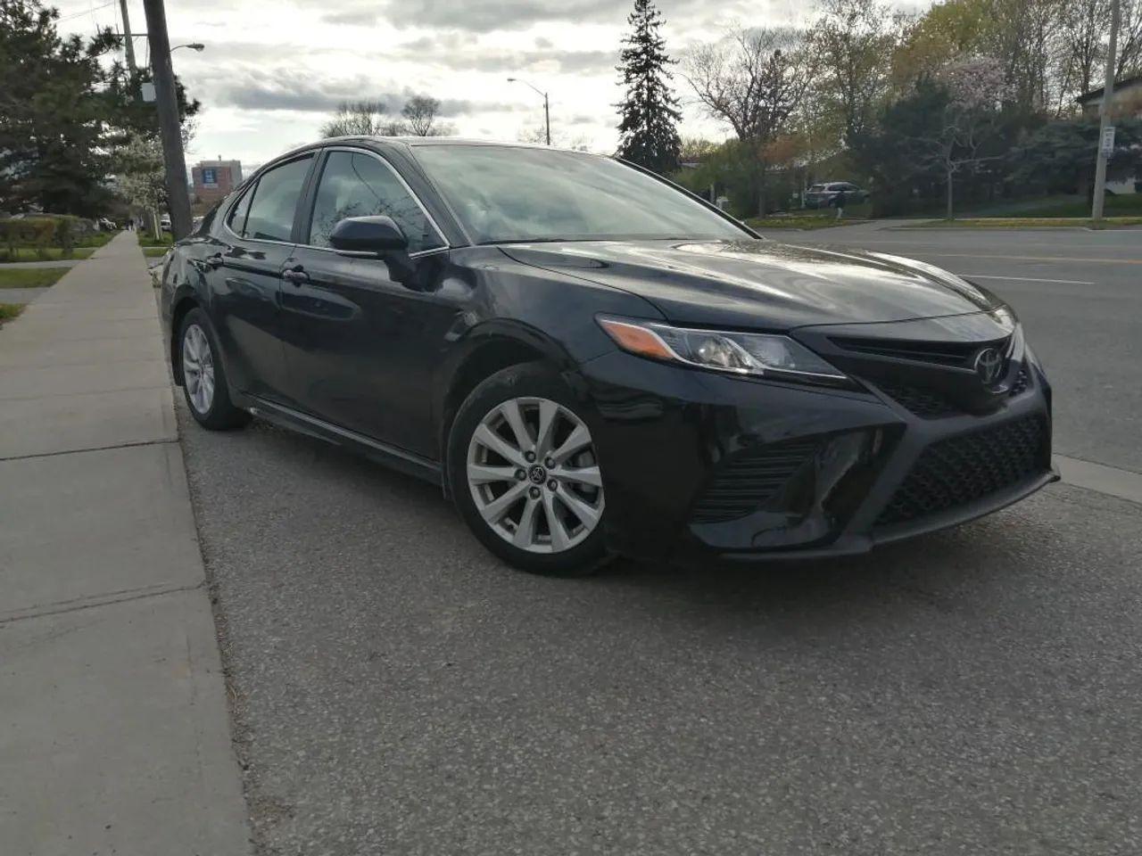 2020 Toyota Camry SE-2