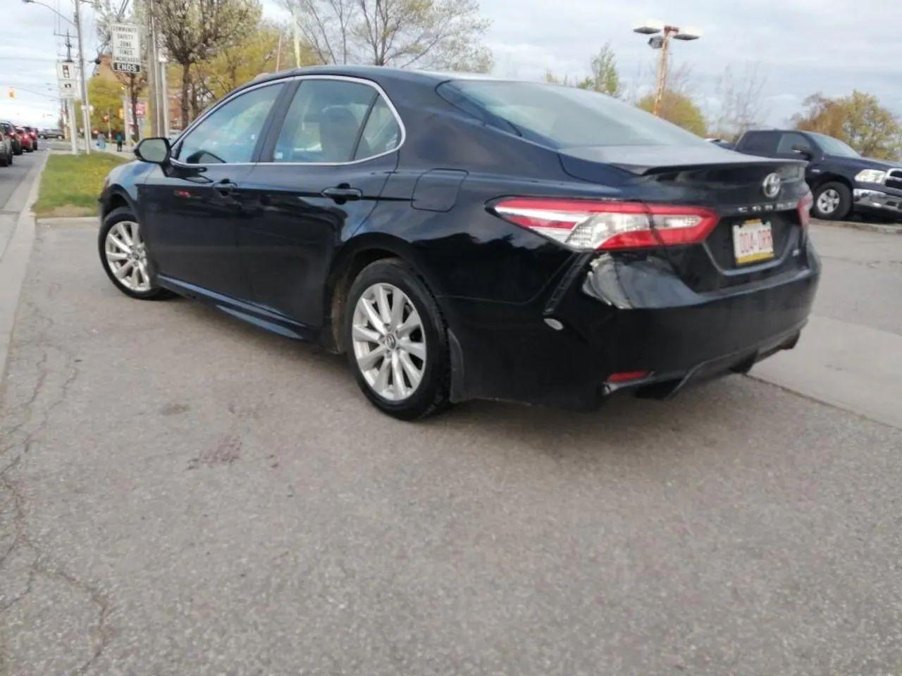 2020 Toyota Camry SE-3