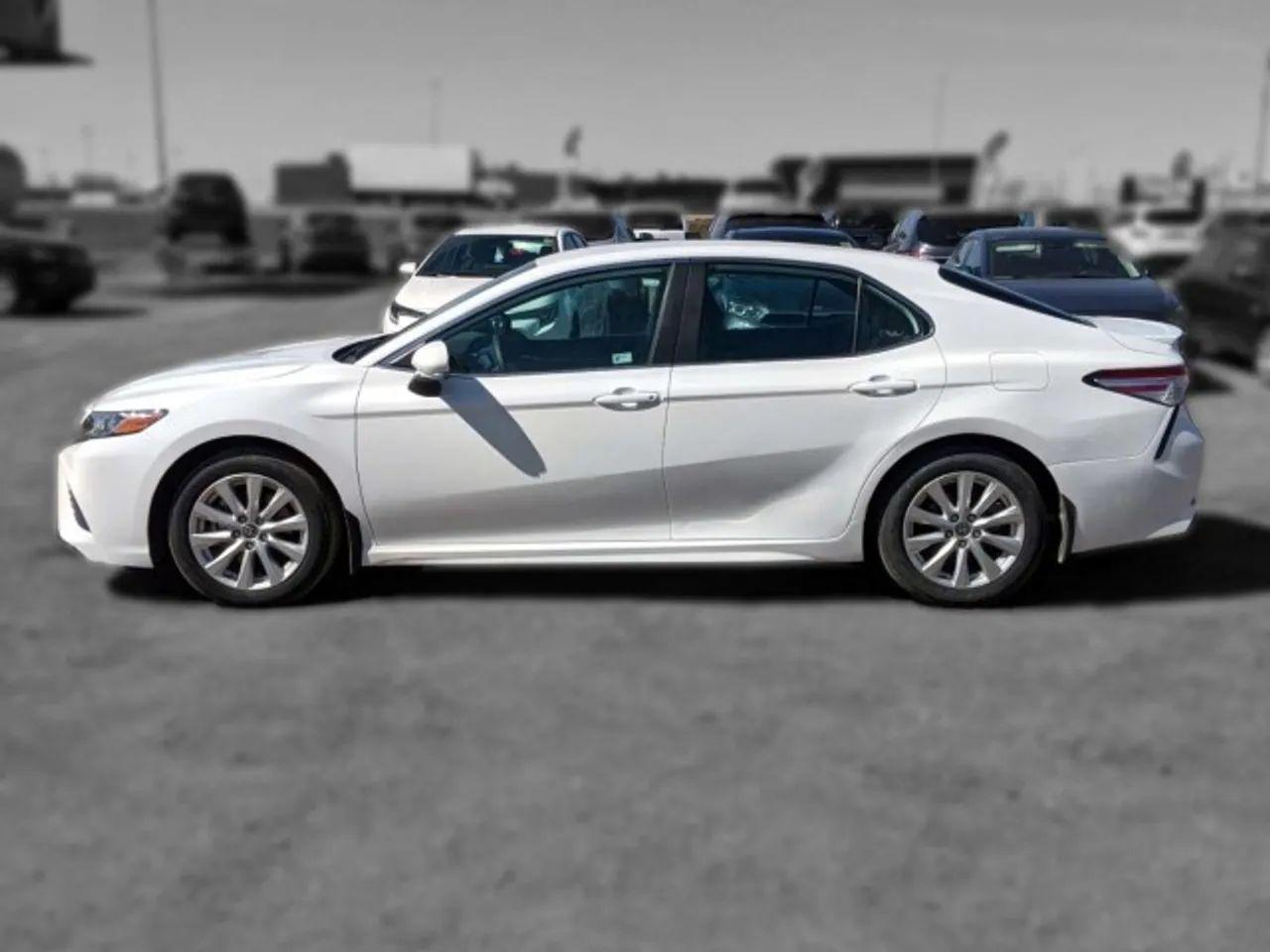 2020 Toyota Camry SE-4