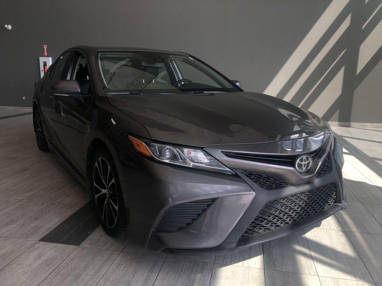 2020 Toyota Camry SE-1
