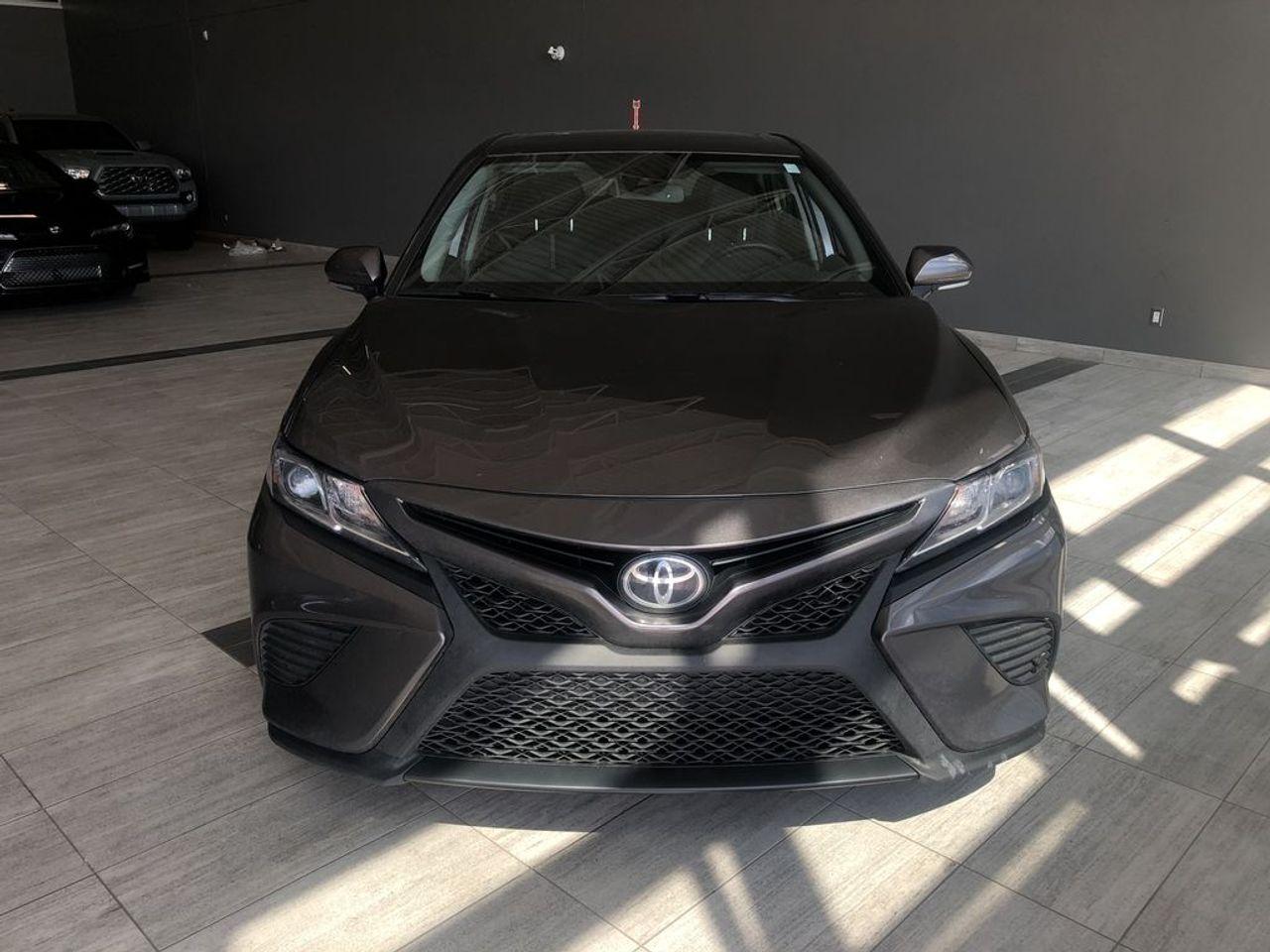 2020 Toyota Camry SE-2