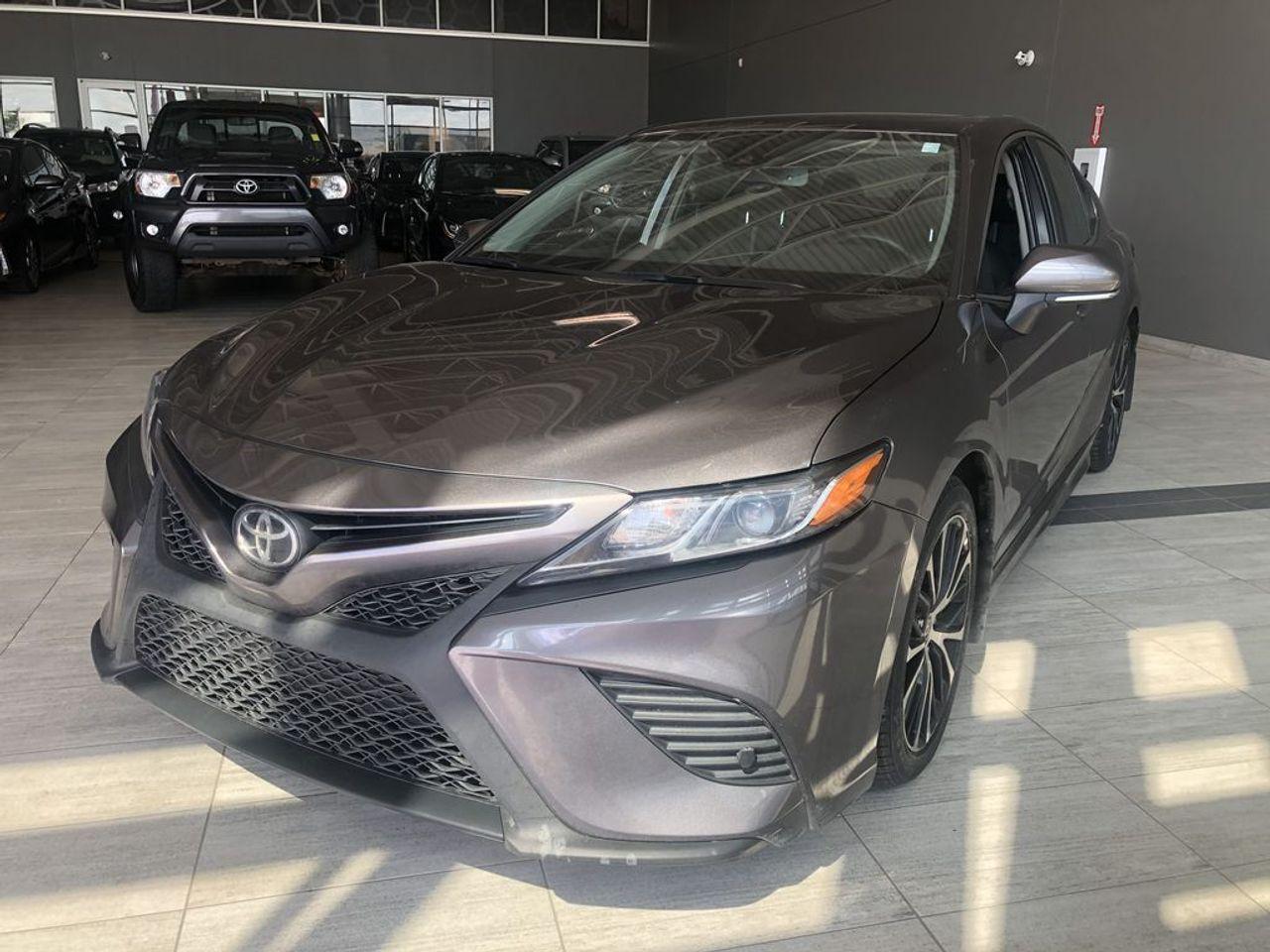 2020 Toyota Camry SE-3