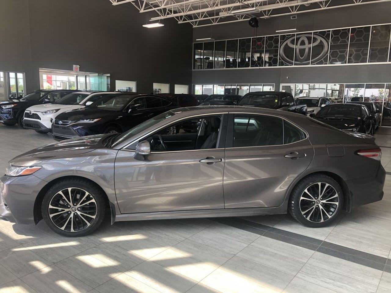 2020 Toyota Camry SE-4