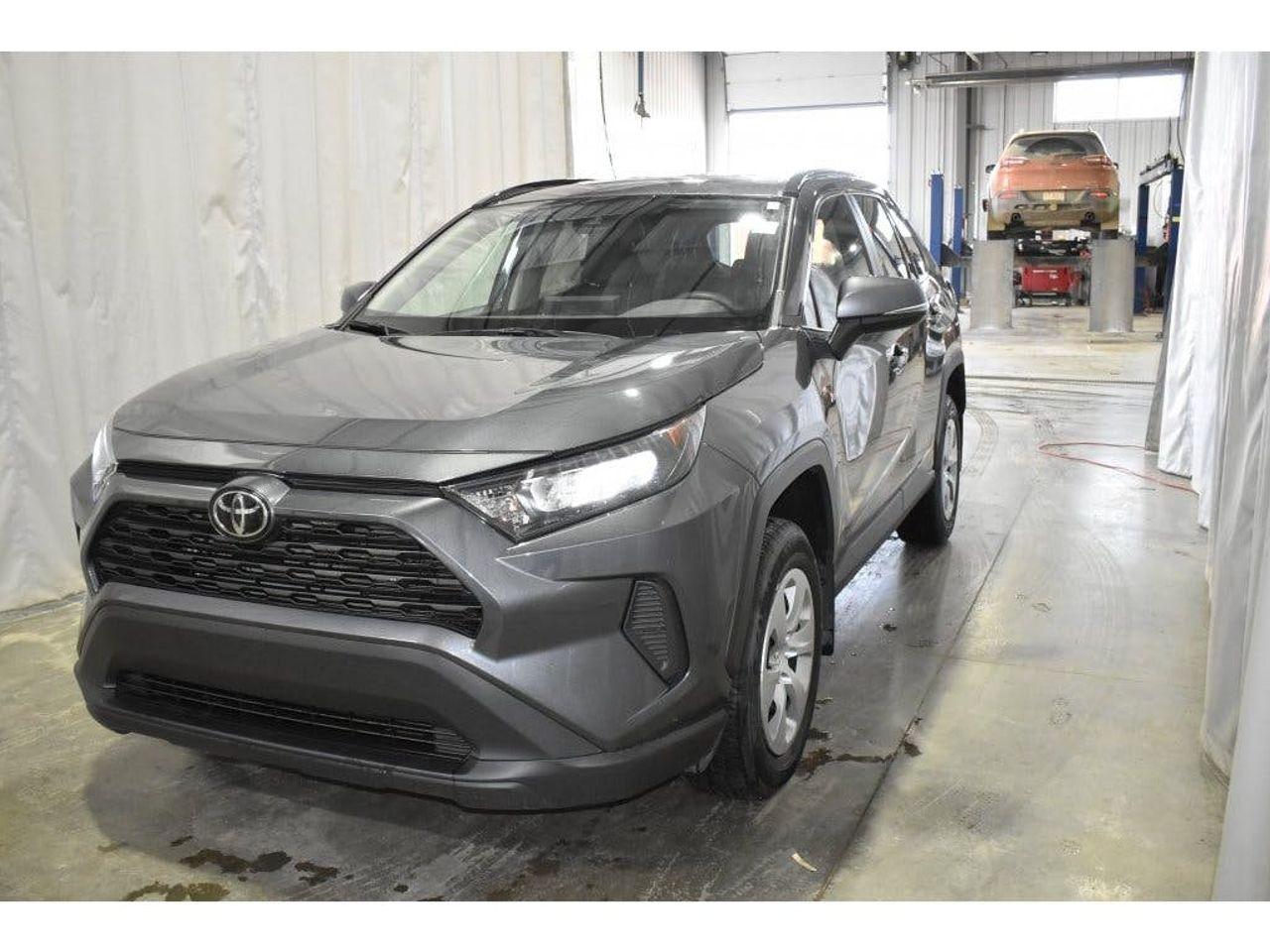 2020 Toyota RAV4 LE-0