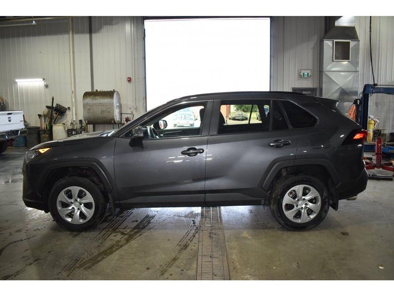 2020 Toyota RAV4 LE-1