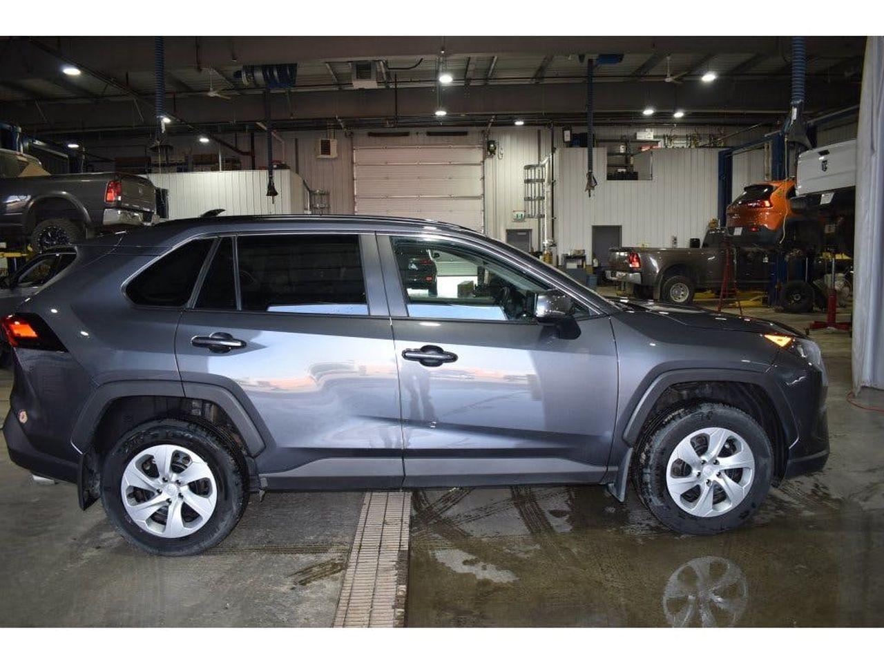 2020 Toyota RAV4 LE-2