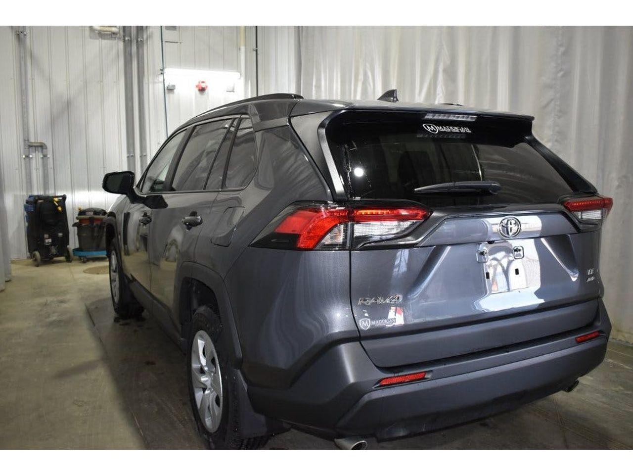 2020 Toyota RAV4 LE-3