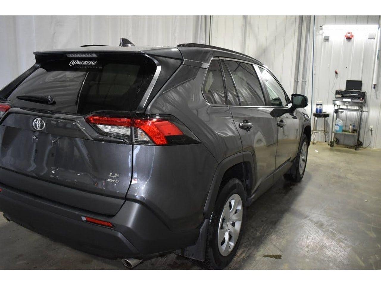 2020 Toyota RAV4 LE-4