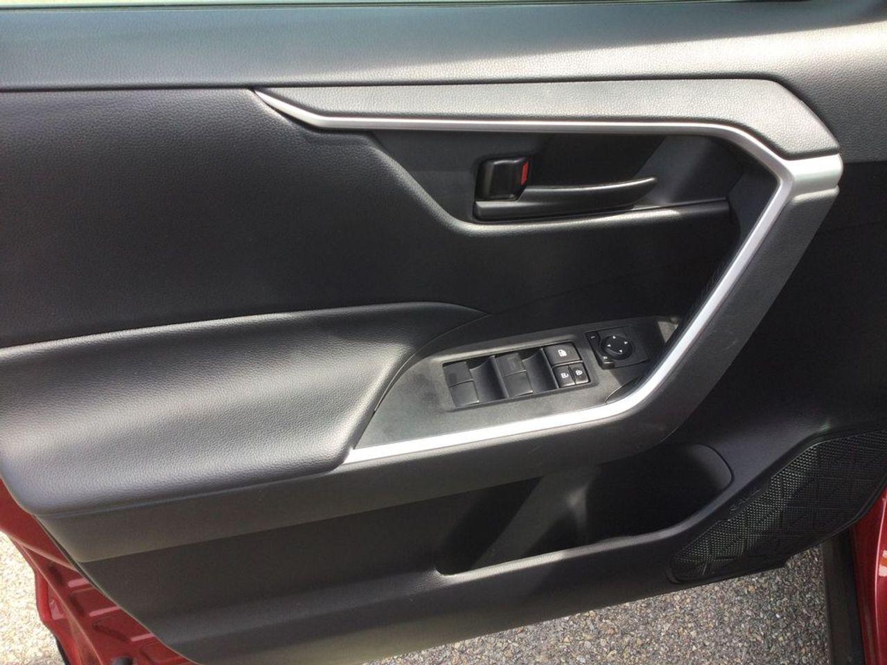 2020 Toyota RAV4 LE-3