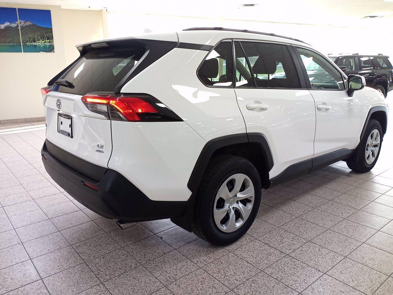 2020 Toyota RAV4 LE-3