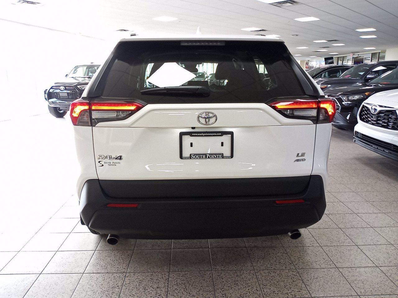 2020 Toyota RAV4 LE-4