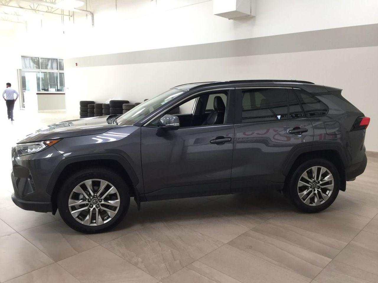 2020 Toyota RAV4 XLE-3