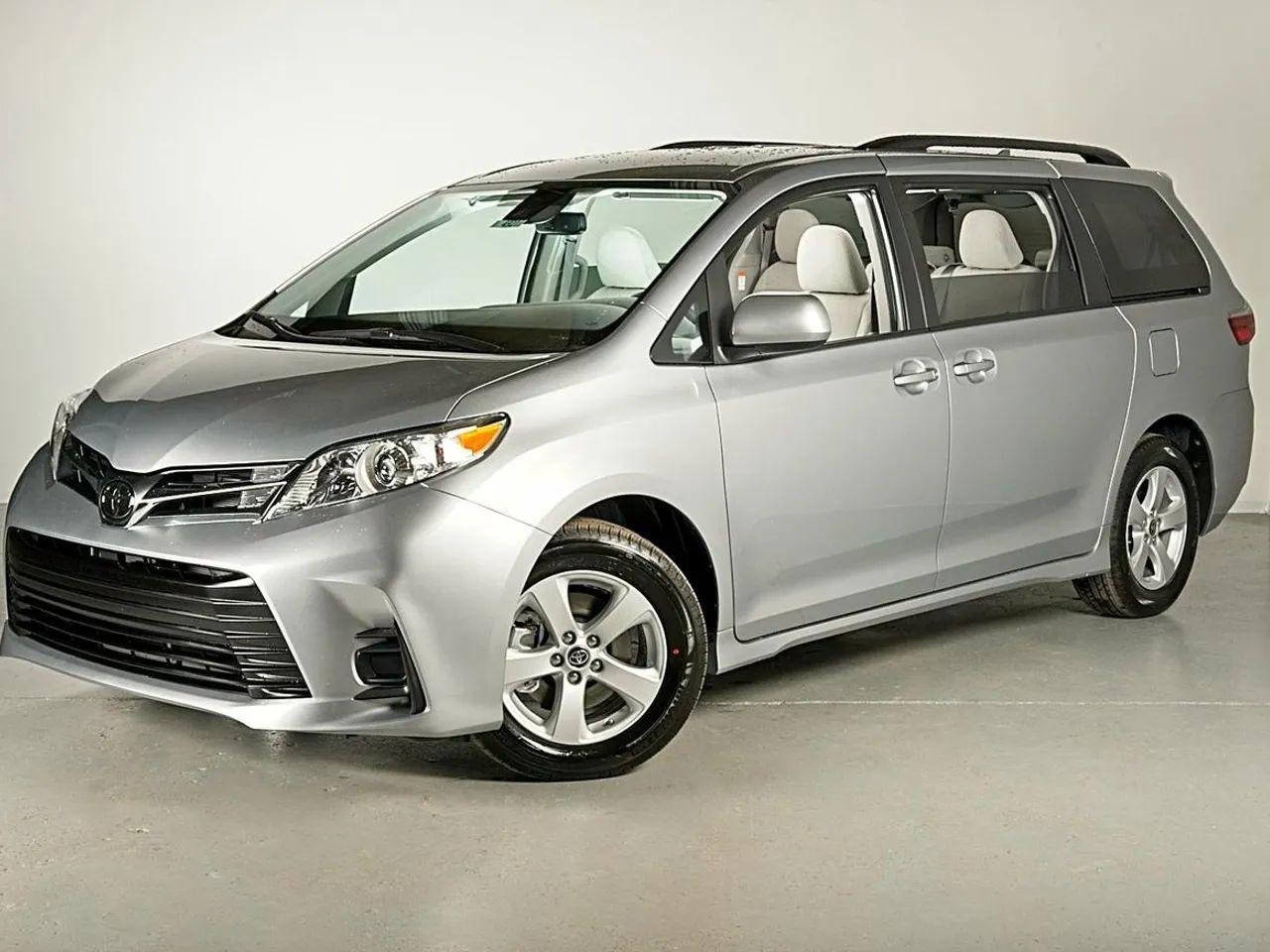 2020 Toyota Sienna LE-0