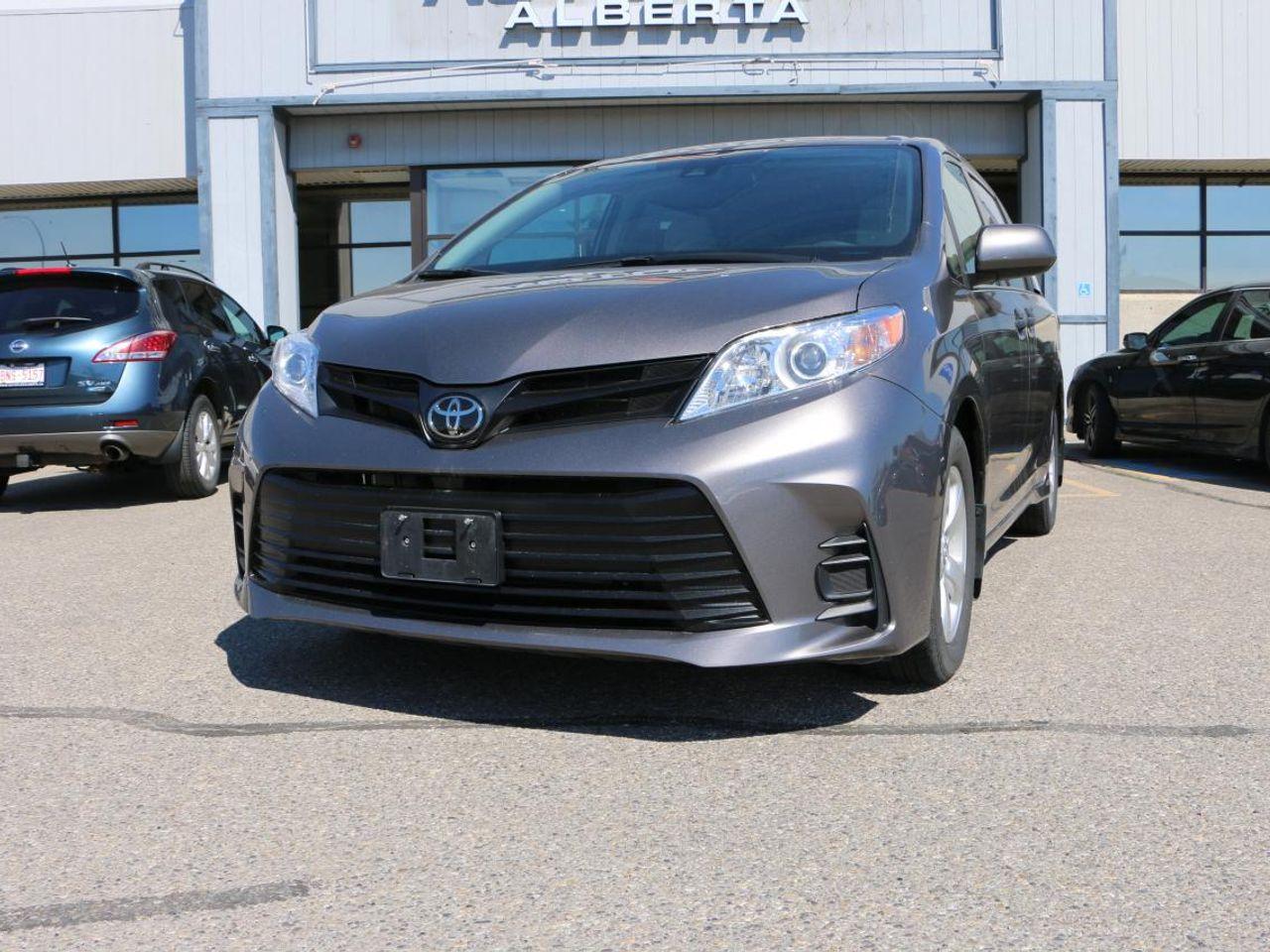 2020 Toyota Sienna LE-0