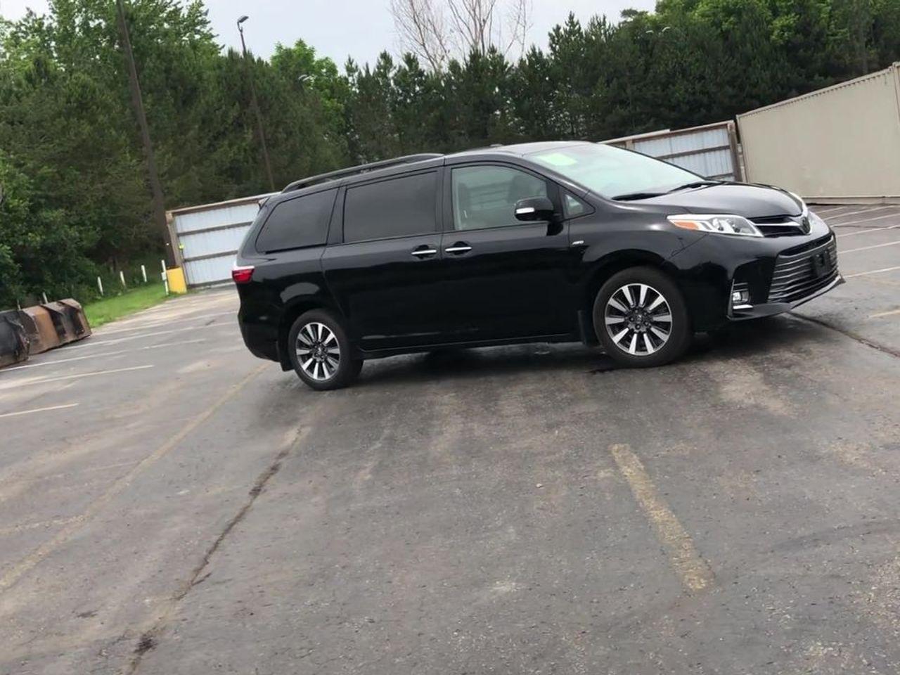 2020 Toyota Sienna XLE-1