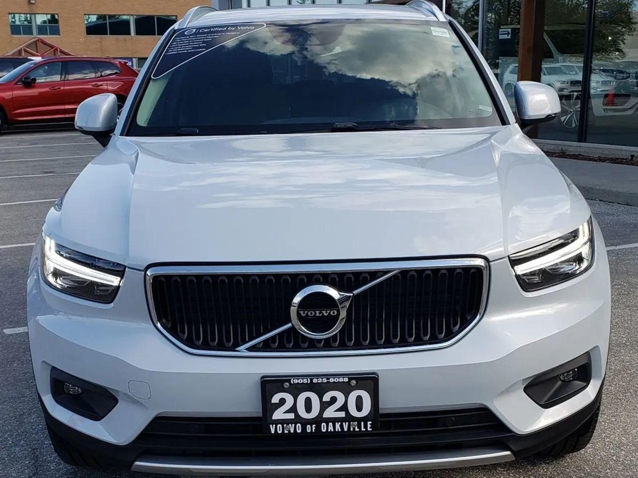 2020 Volvo XC40 T4 Momentum-4